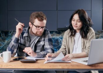 Snowball vs Avalanche Method Comparison: Which Debt Strategy Wins?