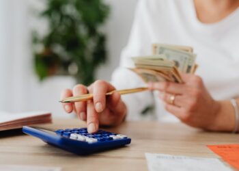 How to Manage Personal Finances: 5 Common Mistakes to Avoid